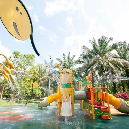 Felda Residence Hot Springs Sungkai Bagian luar foto