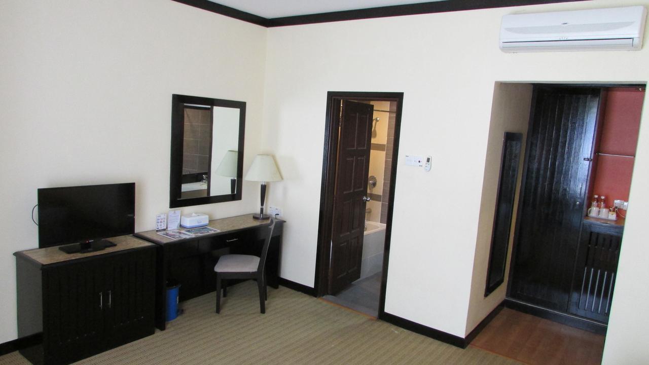 Felda Residence Hot Springs Sungkai Bagian luar foto