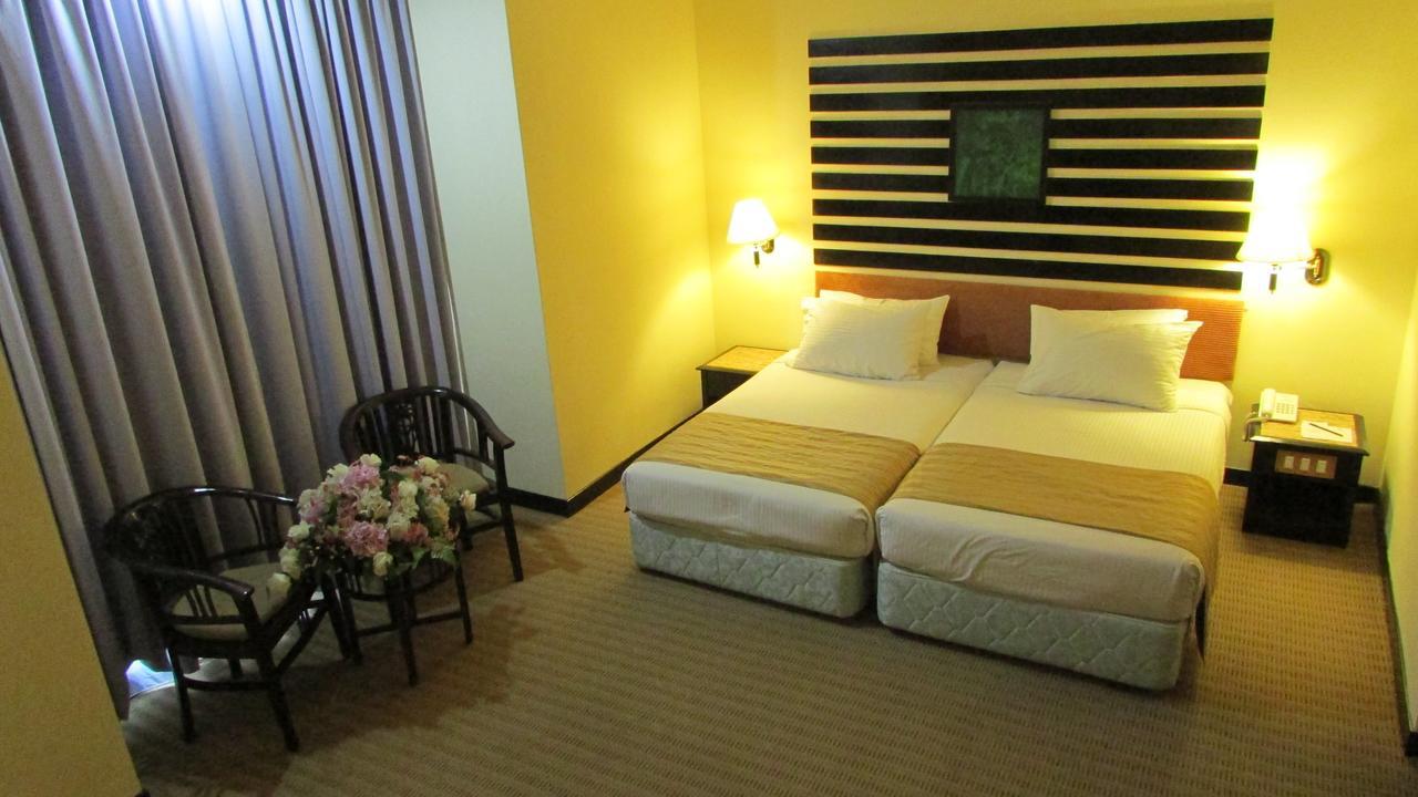 Felda Residence Hot Springs Sungkai Bagian luar foto