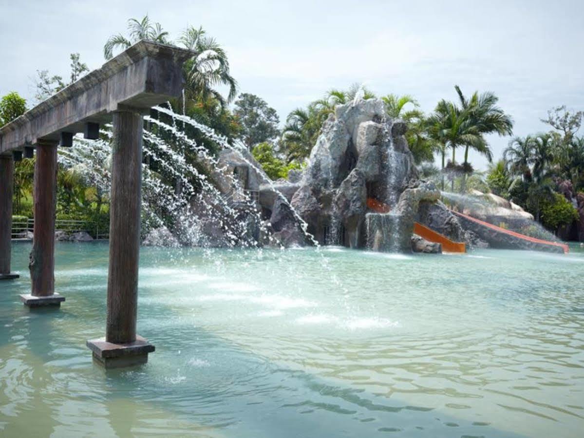 Felda Residence Hot Springs Sungkai Bagian luar foto
